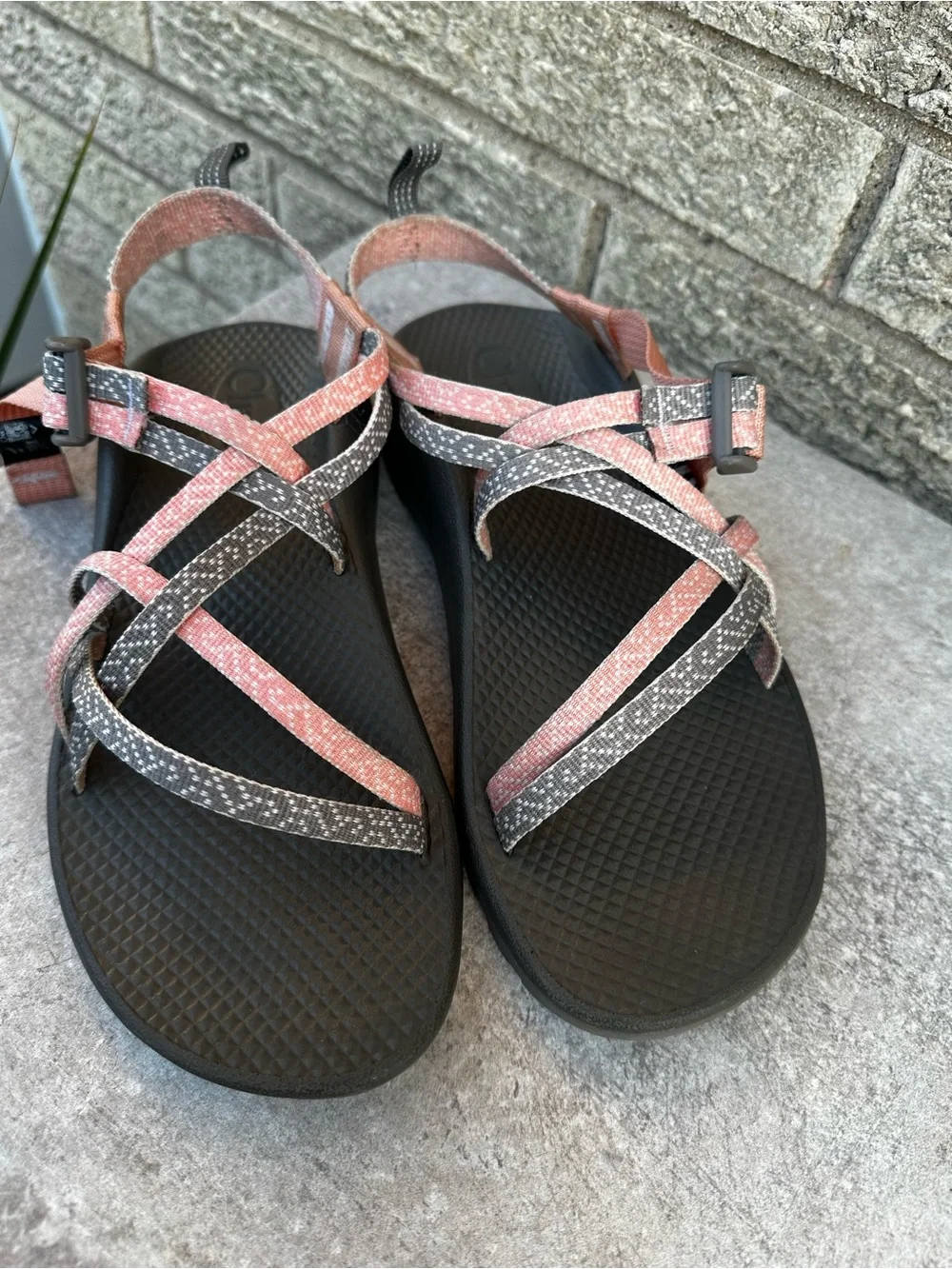 Chaco Strappy Sport Sandals in Salmon Pink & Charcoal size 6
